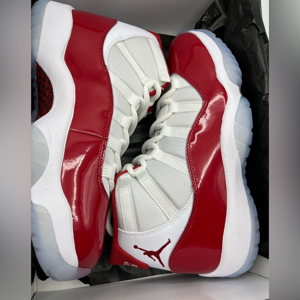 SOLD-New Nike Air Jordan 11 Retro Cherry Men’s Size 9 - Picture 3 of 7
